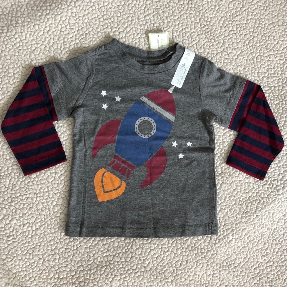 **SOLD** NWT CUTE Long Sleeve Rocket Tee